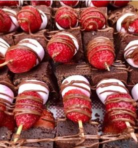 Nutella Strawberry Brownie Kebabs - 25 pieces