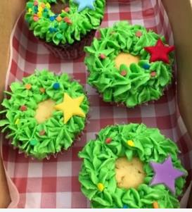 Christmas Wreath Cupcakes - 15 pieces